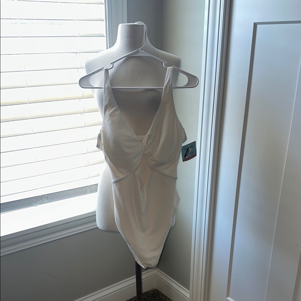 Shade &‎ Shore Cream Twist One Piece Bathing Suit New w Tags High Leg Cheeky